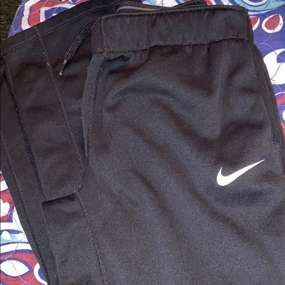 All black nike sweats - Picture 3 of 3